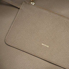 Matriarqe Nova Large Shoulder Bag in Leather - Taupe