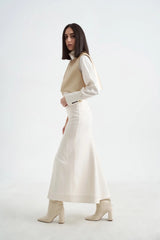 Crescent Line Elegance Skirt in Cream