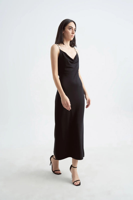 Crescent Line Queen Dress Black