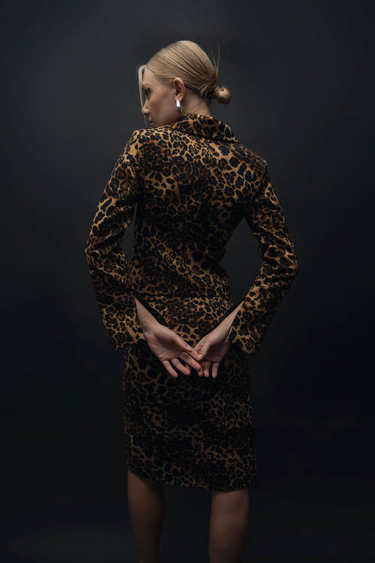 Feline Mirage – Zipper Detailed Bele Seated Leopard Patterned Jacket
