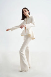 Crescent Line Elegance Blazer – Krem