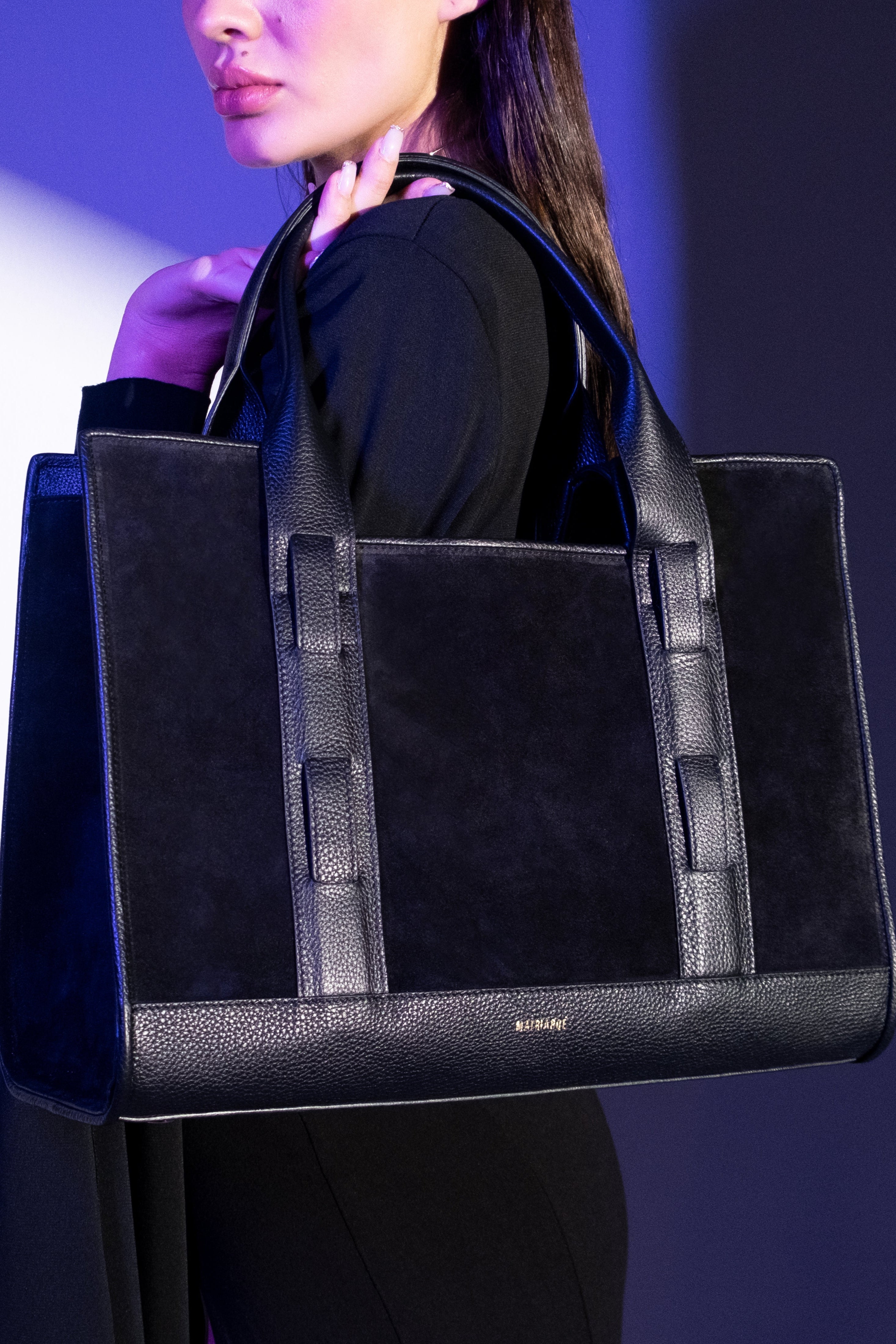 Magna Tote Bag in Suede - Black MATRIARQE