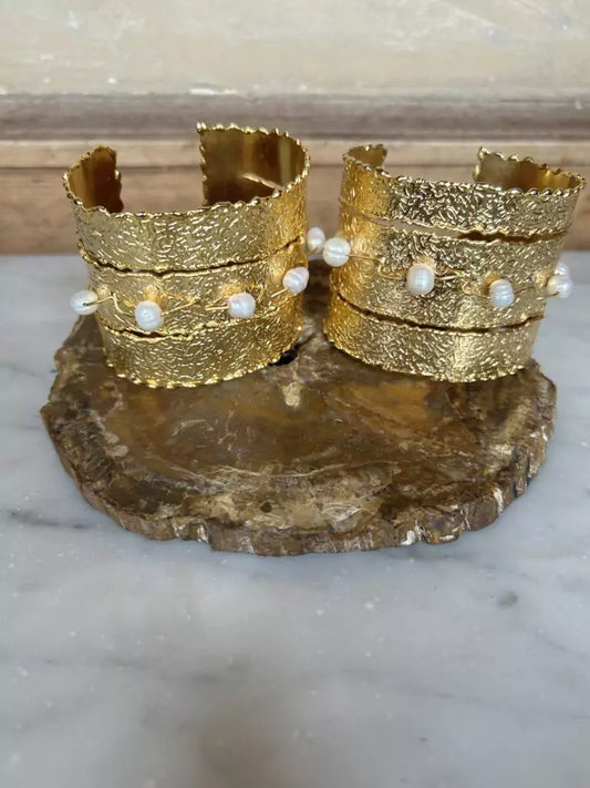 Sadie and Dione Diana Cuff