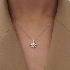 Chaseldor White Stone Flower Necklace