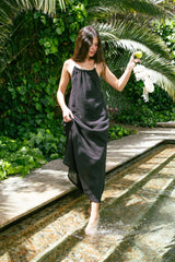 Handarte Los Angeles Sırt Çapraz Siyah Müslin Kibele Elbise