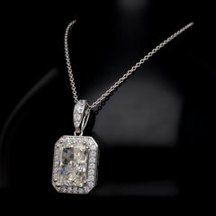 SooSilkyGems BAGUETTE SOLITAIRE NECKLACE