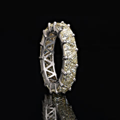 SooSilkyGems MEDIUM SIZE TRIANGLE WEDDING RING