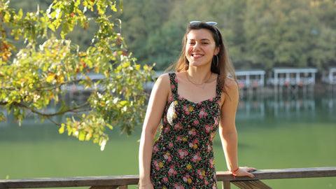 Esra Adıgüzel Kimdir? Koleksiyonları, Fiyatları ve Nereden Alınacağı Rehberi