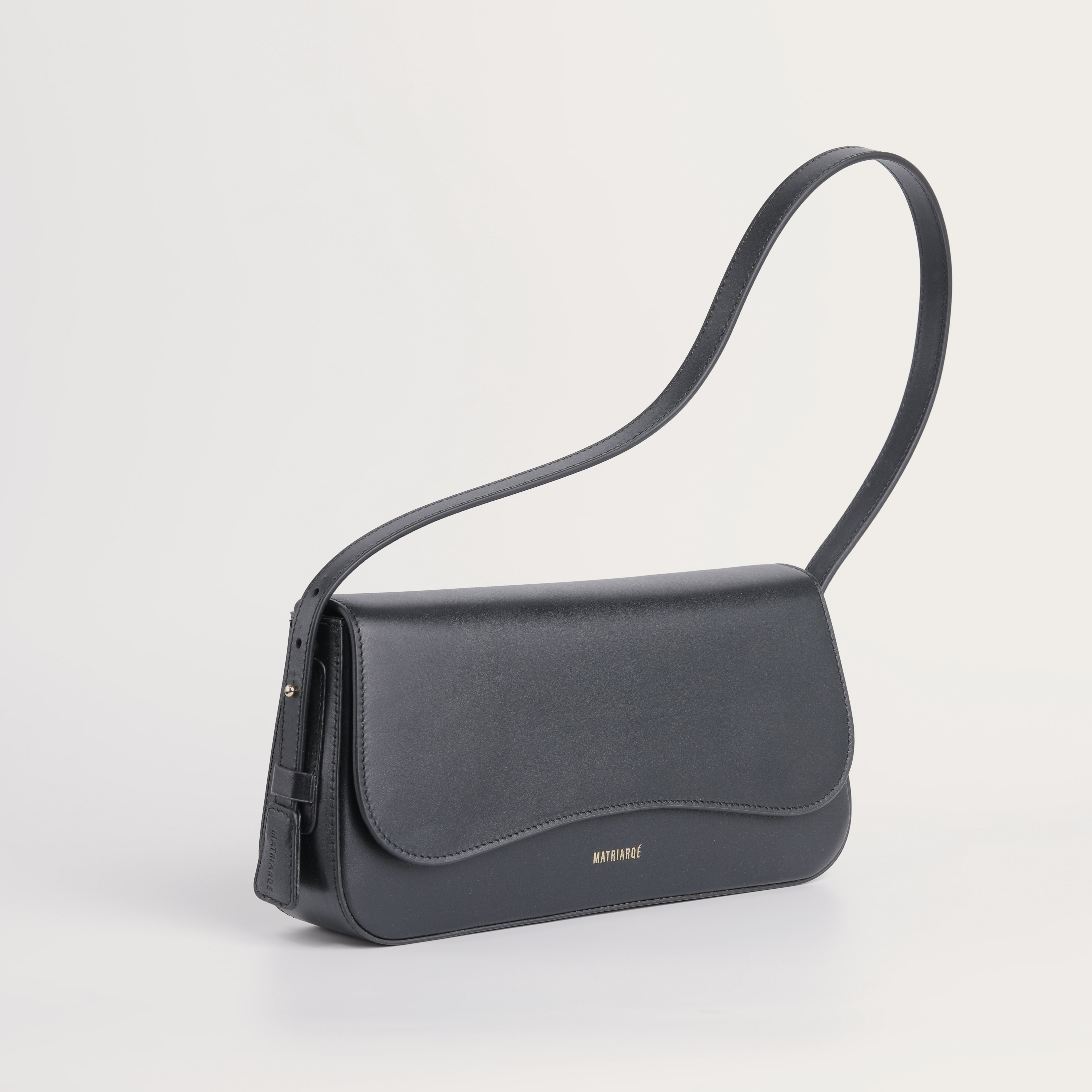 MATRIARQE Otto Baguette Bag in Leather - Black