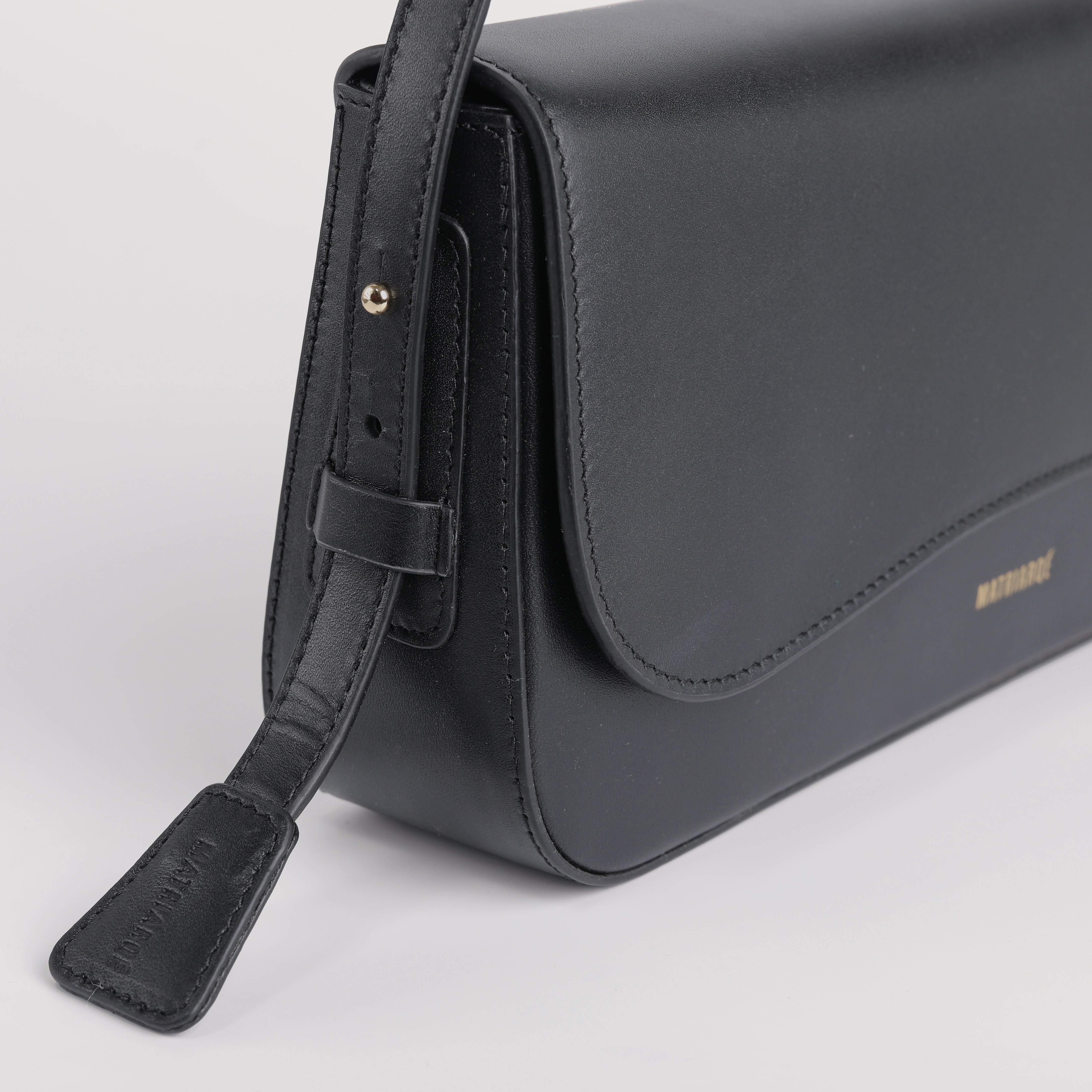 MATRIARQE Otto Baguette Bag in Leather - Black