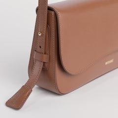 MATRIARQE Otto Baguette Bag in Leather - Cognac
