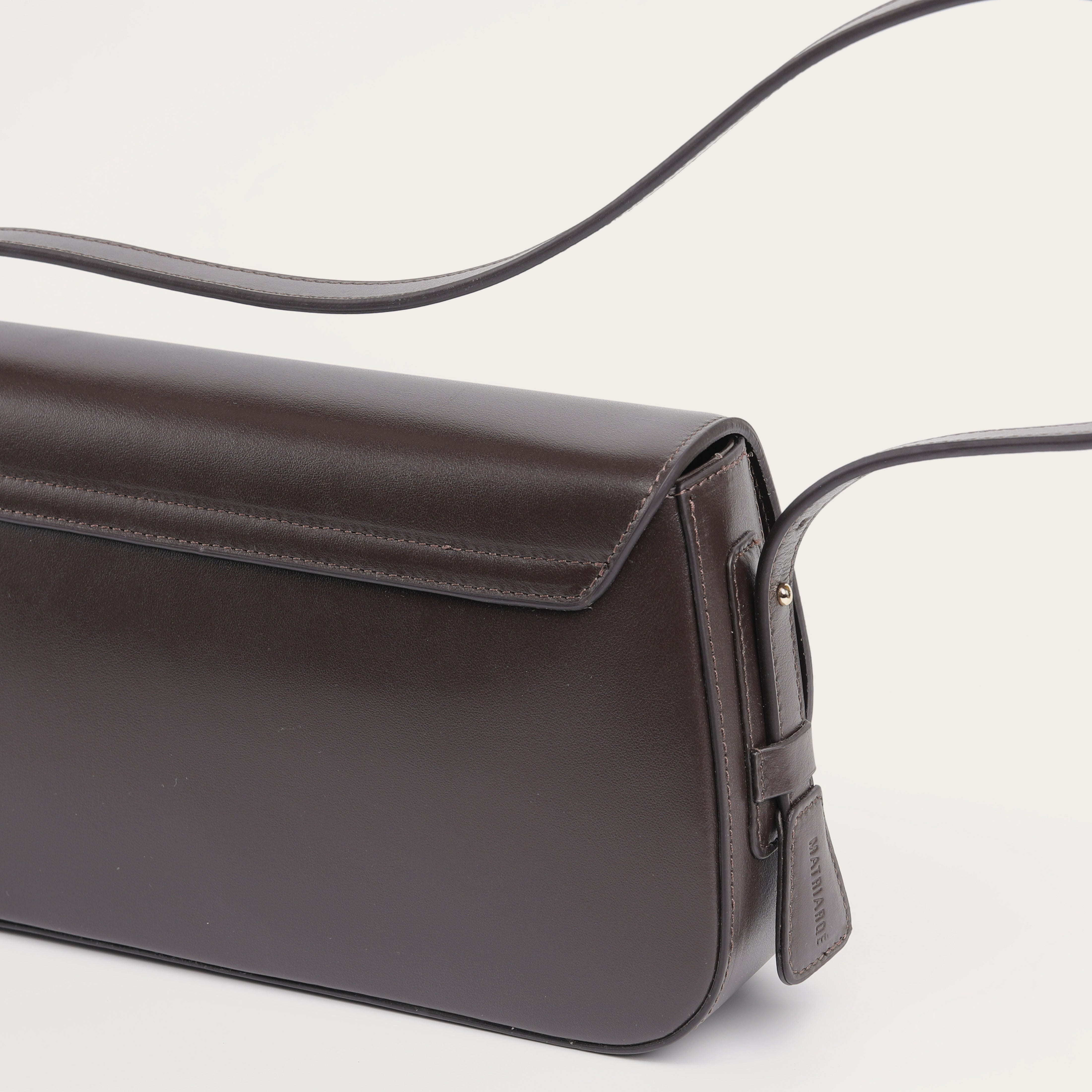 MATRIARQE Otto Baguette Bag in Leather - Brown