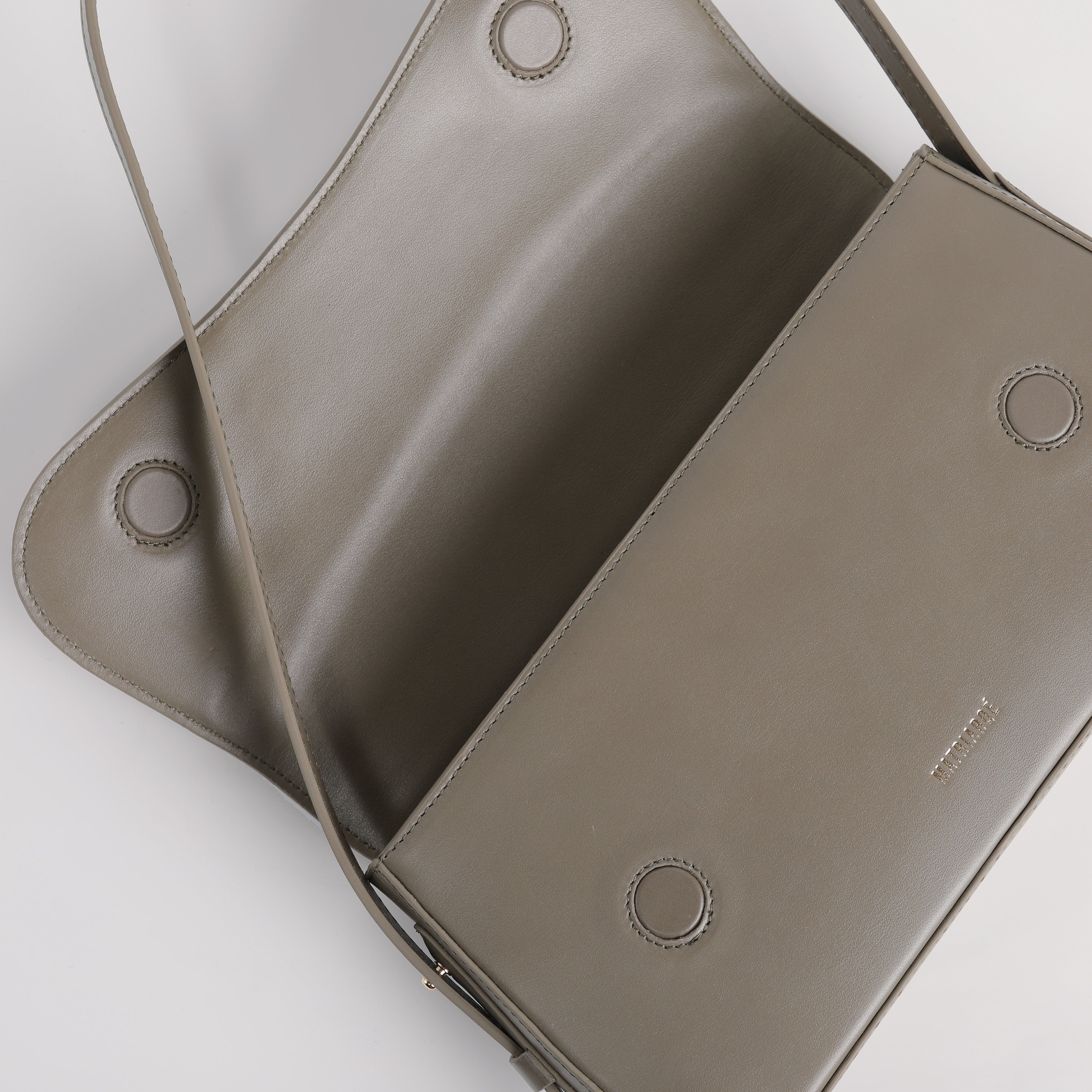 MATRIARQE Otto Baguette Bag in Leather - Olive