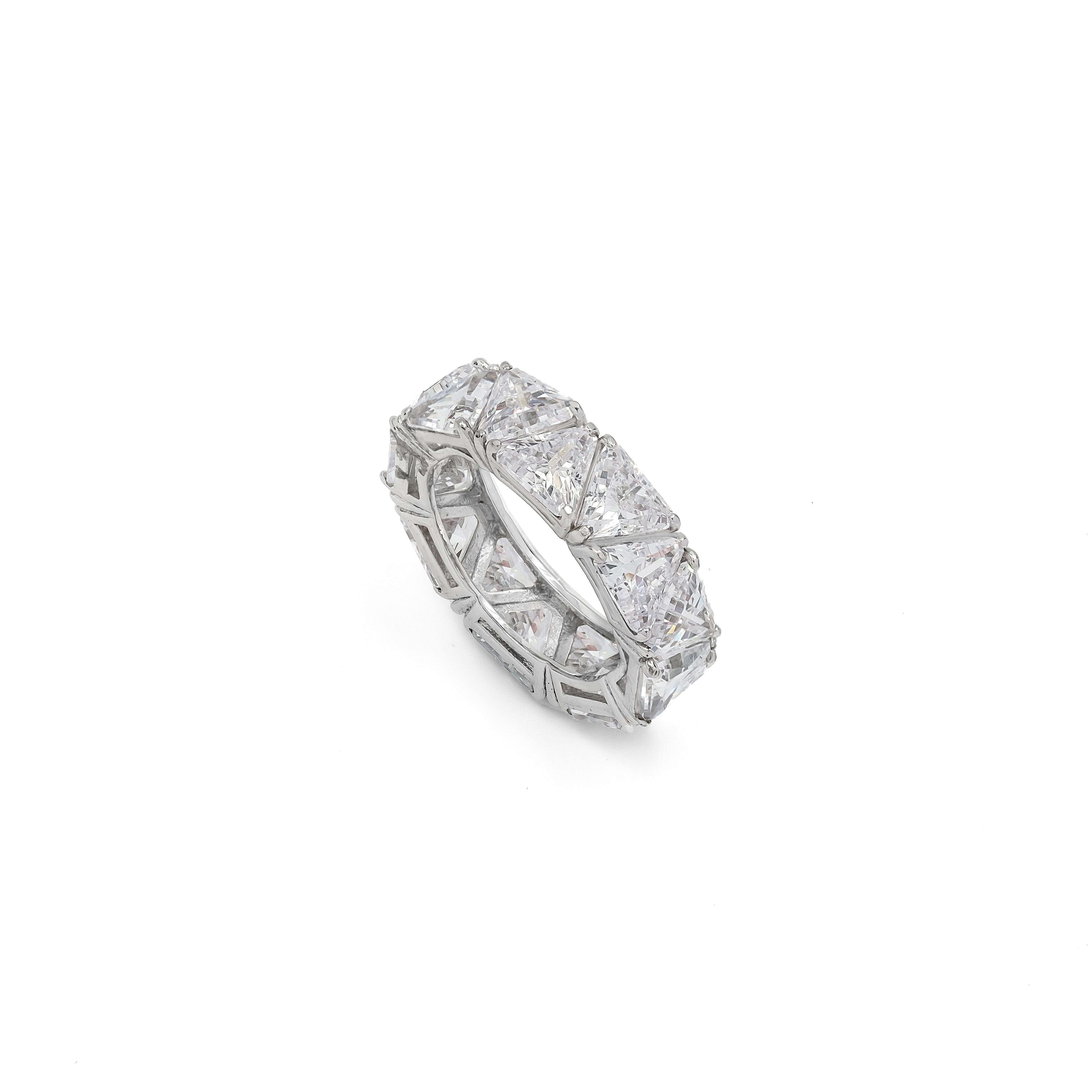 SooSilkyGems TRIANGLE STONES WEDDING RING
