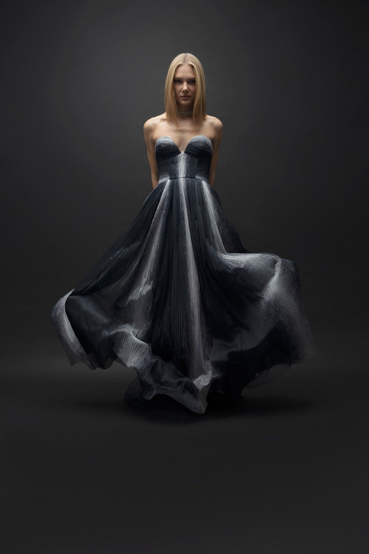 Esra Adıgüzel Lunar – Drape Detailed Sweetheart Neckline Navy Blue and White Long Fluffy Dress