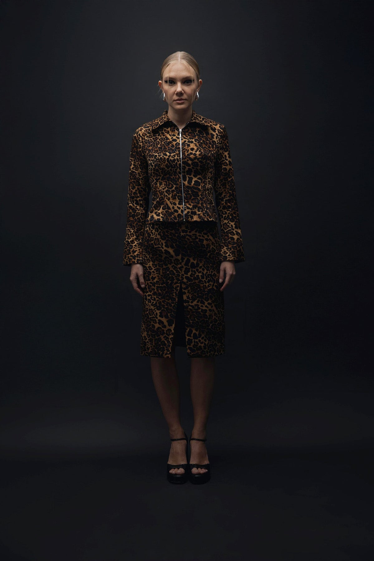 Esra Adıgüzel Feline Mirage – Zipper Detailed Leopard Patterned Jacket
