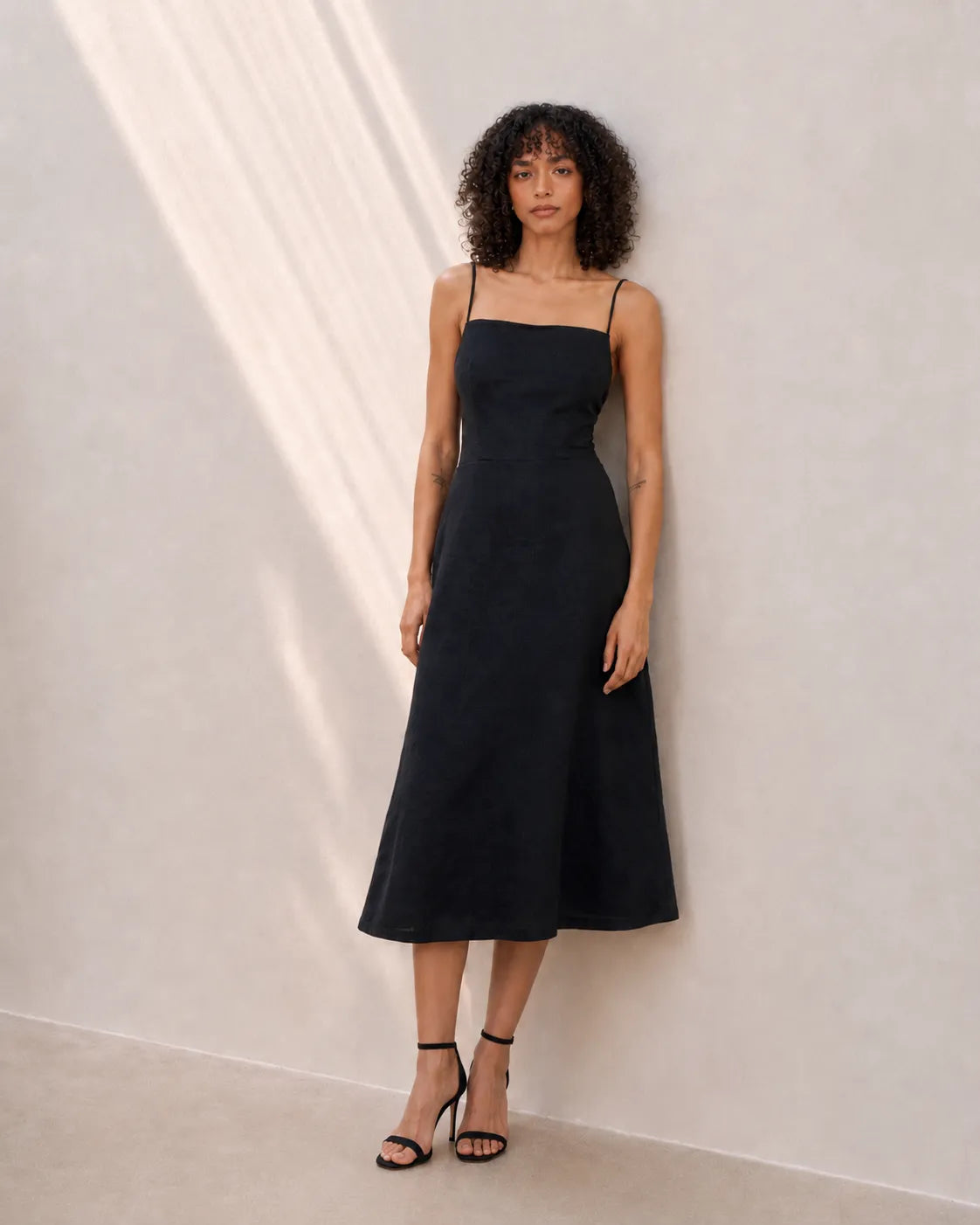 Eloshé Siyah Midi Linen Elbise with Back Decollete JEDSSM108