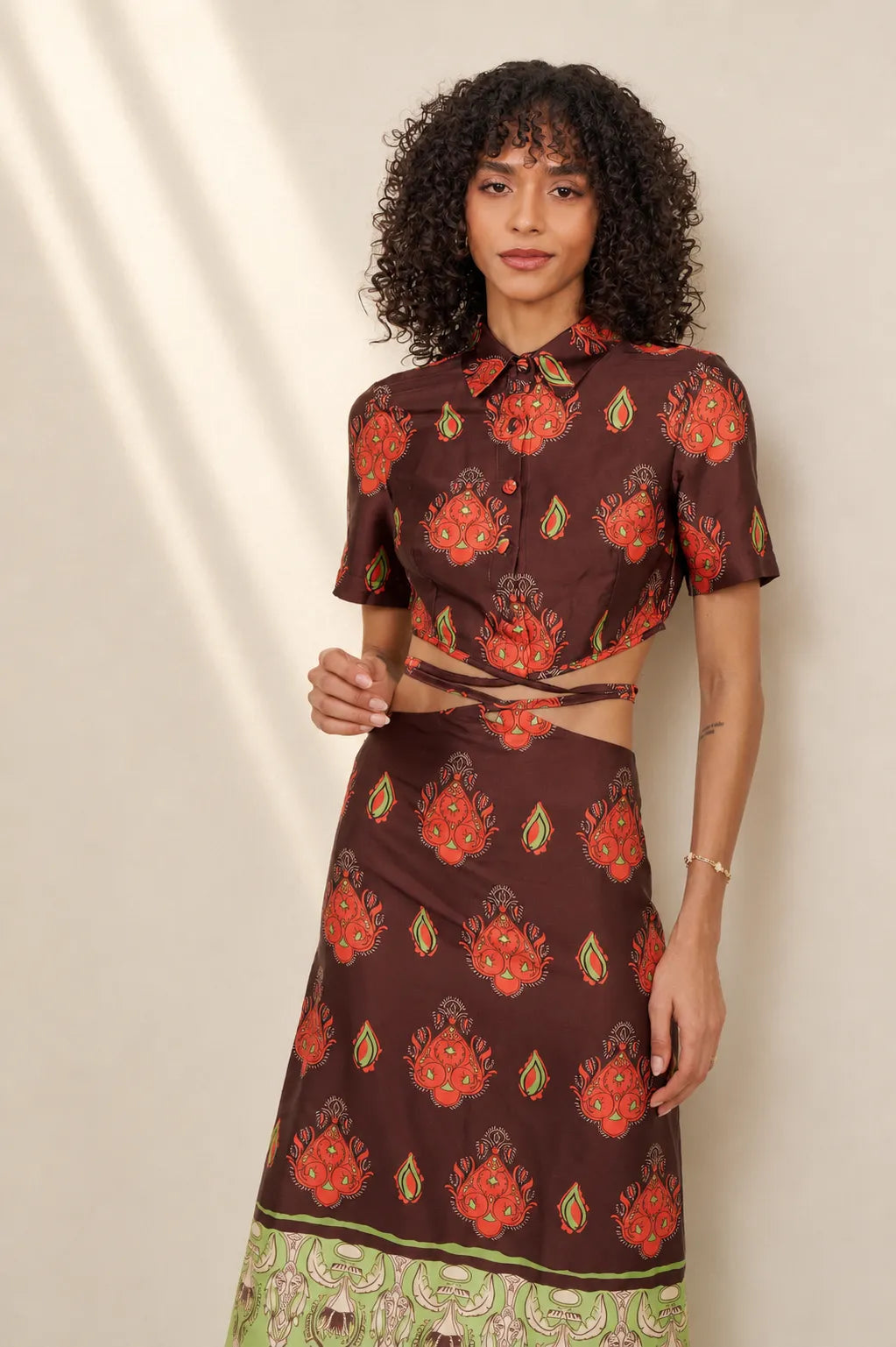Eloshé Kahverengi Lace-up Crop Gömlek ve Midi Etek REDSSM101
