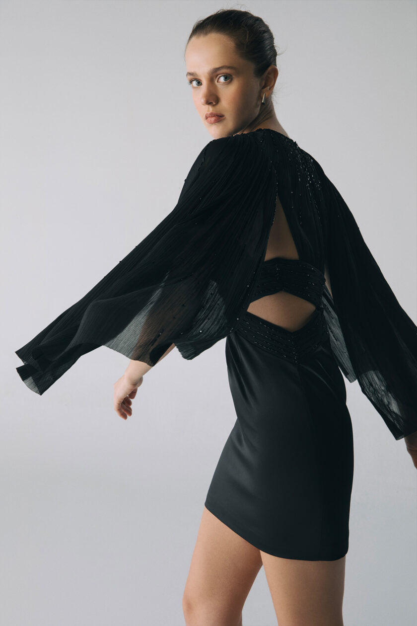 Esra Adıgüzel LIRIA – Derin V Yakalı Drape Detaylı Taş İşlemeli İpek Elbise