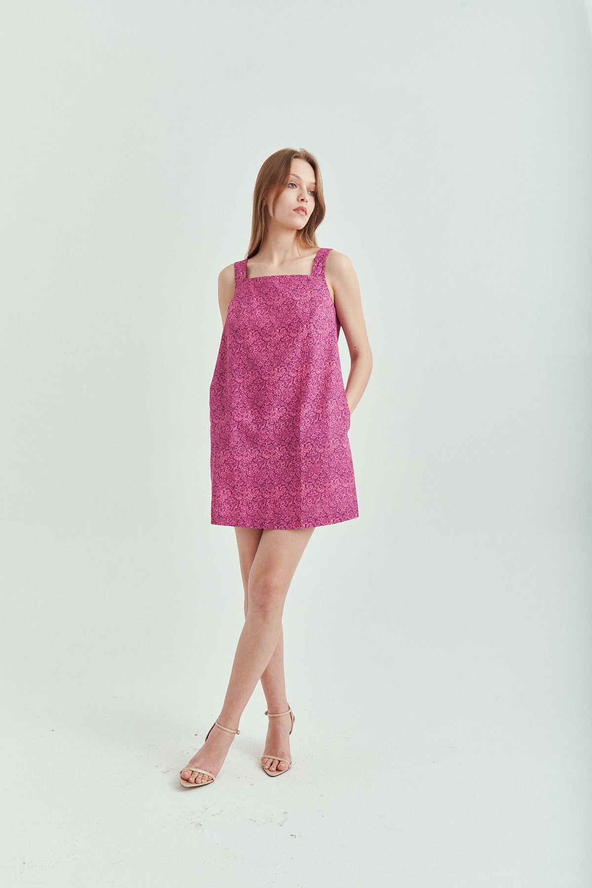 Sadie and Dione The Lara Mini Shift Elbise in Rococo Burgundy