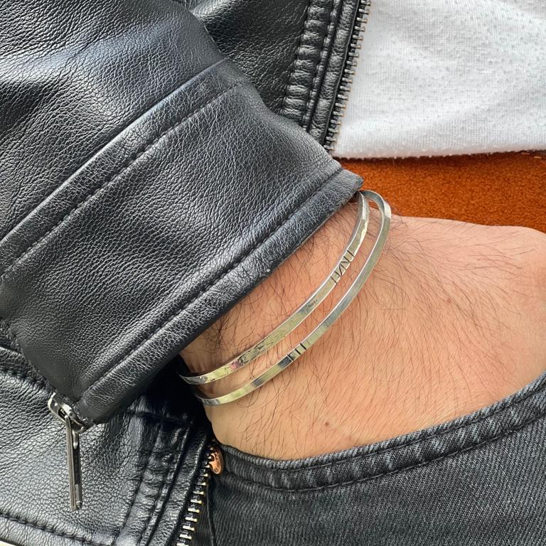 Mey Atelier Sally Wristlet – Silver Handcuffs