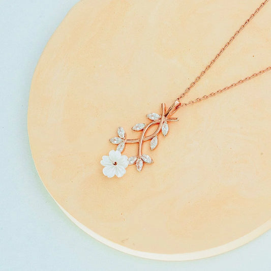 Chaseldor Ivy Magnolia Flower Necklace