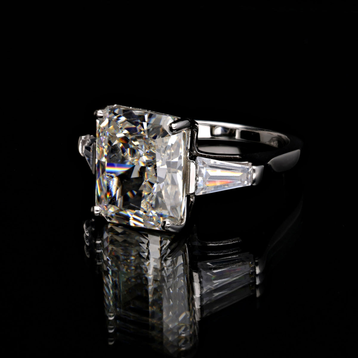 SooSilkyGems CLASSIC BAGUETTE SOLITAIRE RING