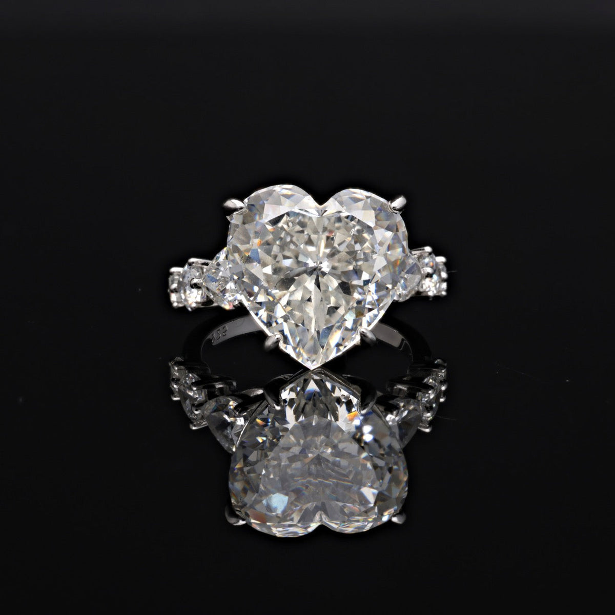 SooSilkyGems RING 1969