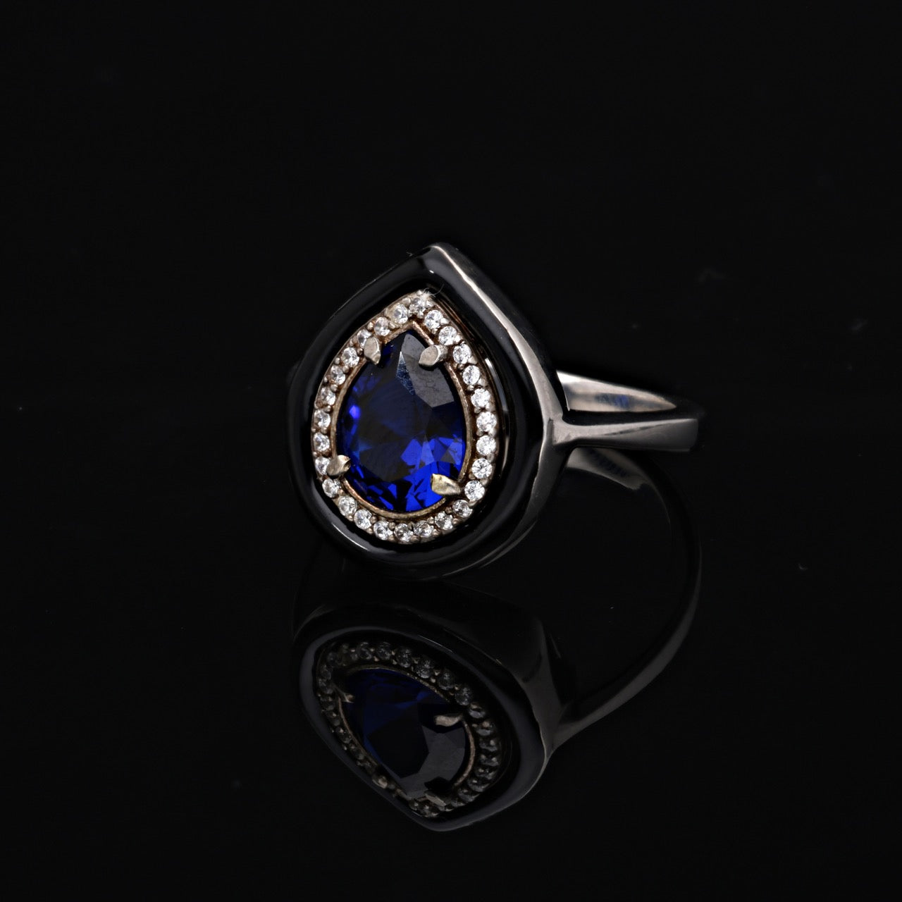 SooSilkyGems ENAMEL TEARDROP SOLITAIRE RING