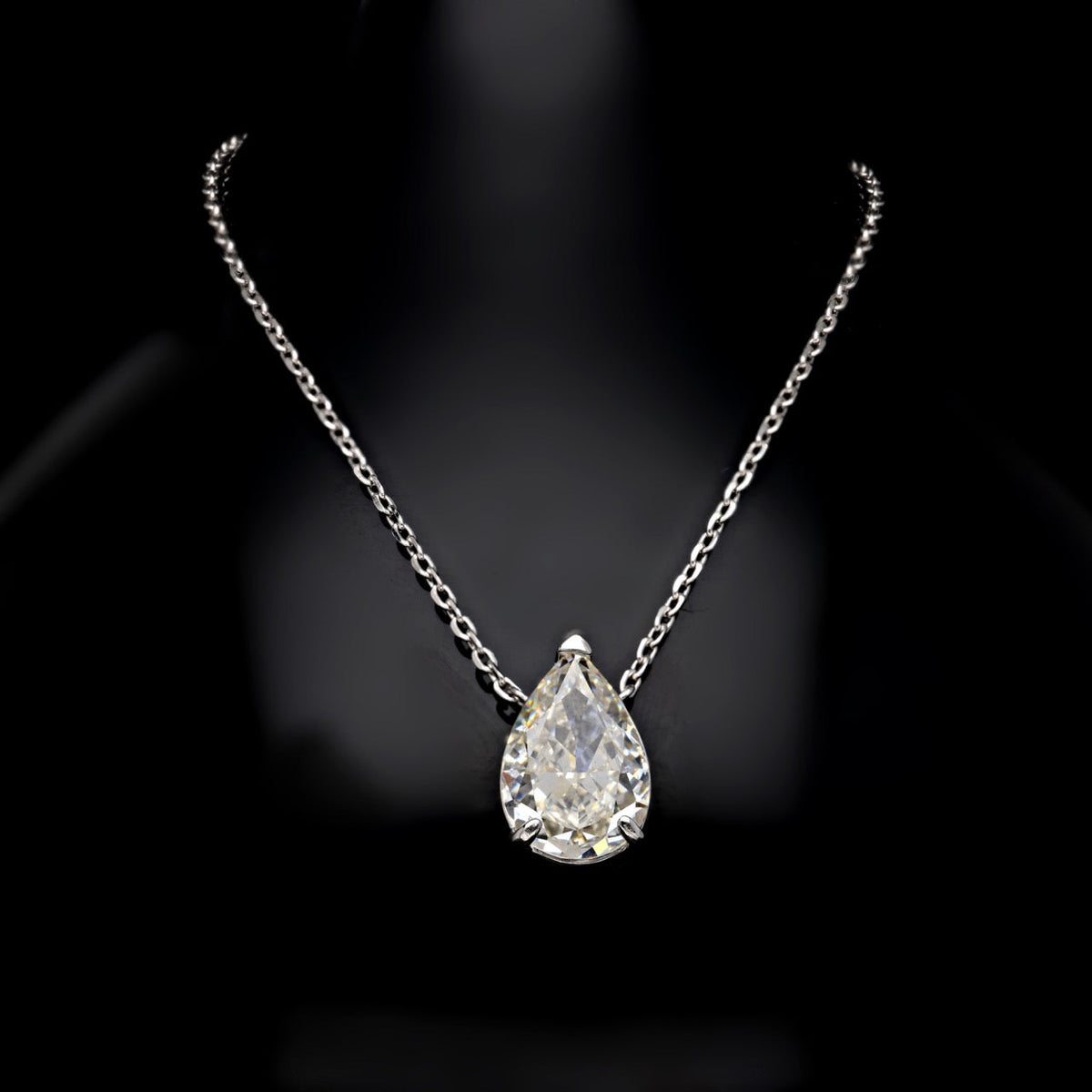 SooSilkyGems PEARSHAPE SOLITAIRE NECKLACE