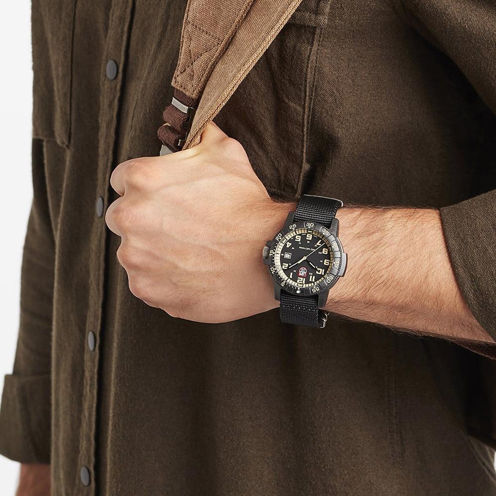 XS.0333 LEATHERBACK SEA TURTLE GIANT 0320 Serisi Erkek Kol Saati