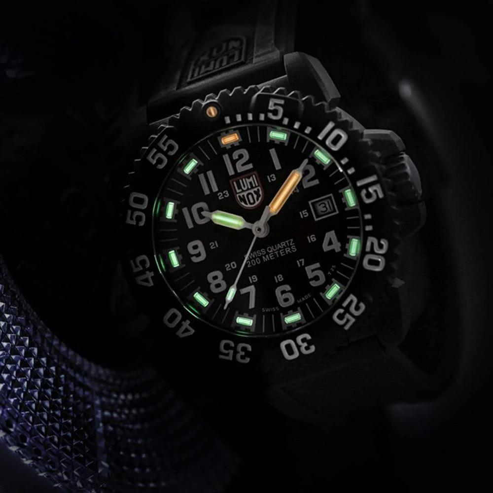 XS.3051.F ORIGINAL NAVY SEAL 3000 Serisi Erkek Kol Saati