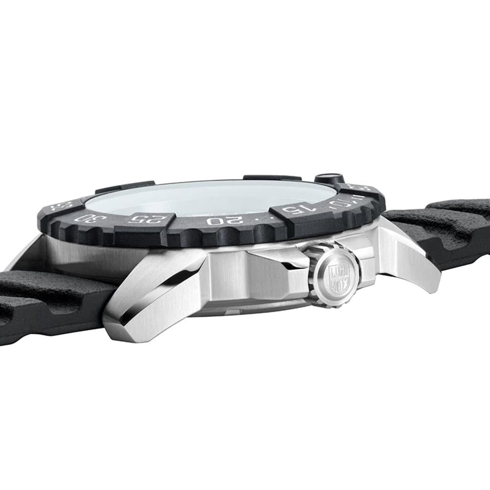 LUMINOX XS.3251.CB NAVY SEAL RUBBER - STEEL - CARBONOX™ (RSC) - (İsviçre Üretimi Ronda 715 Mekanizmalı) Erkek Kol Saati