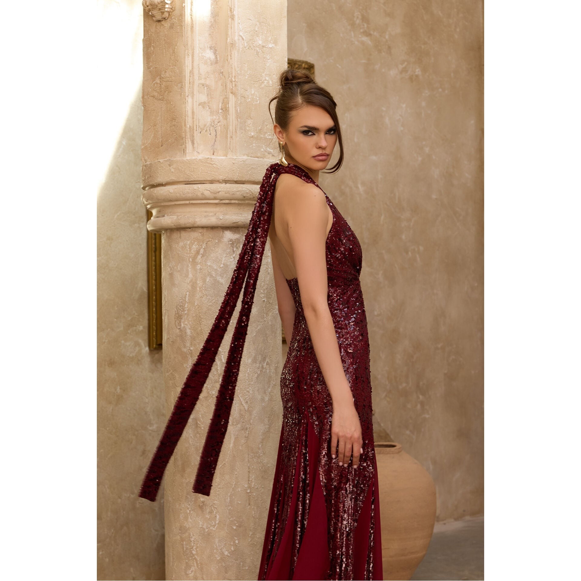Meyra Avcı Crimson Sovereign