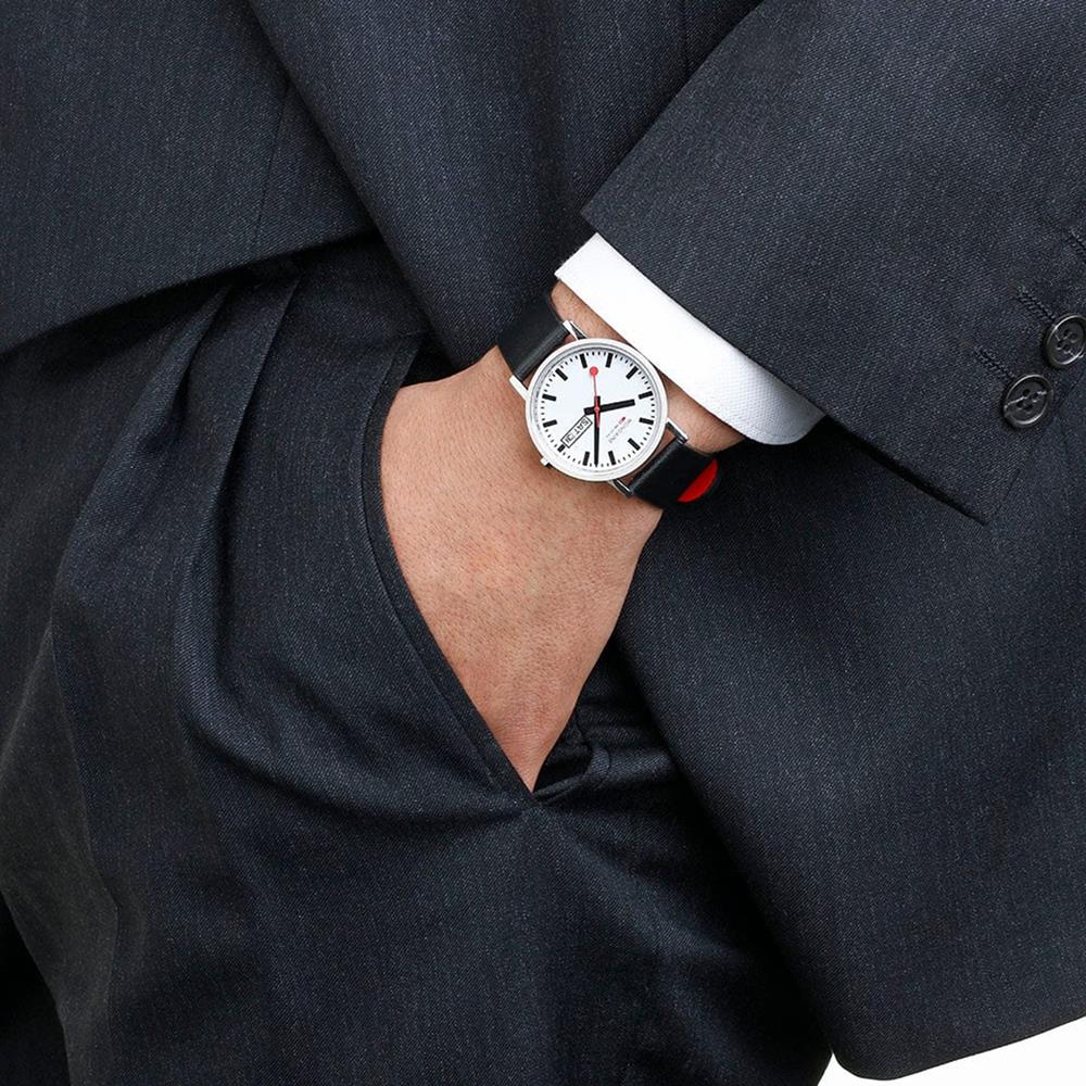 MONDAINE CLASSIC A667.30314.11SBBV Kol Saati