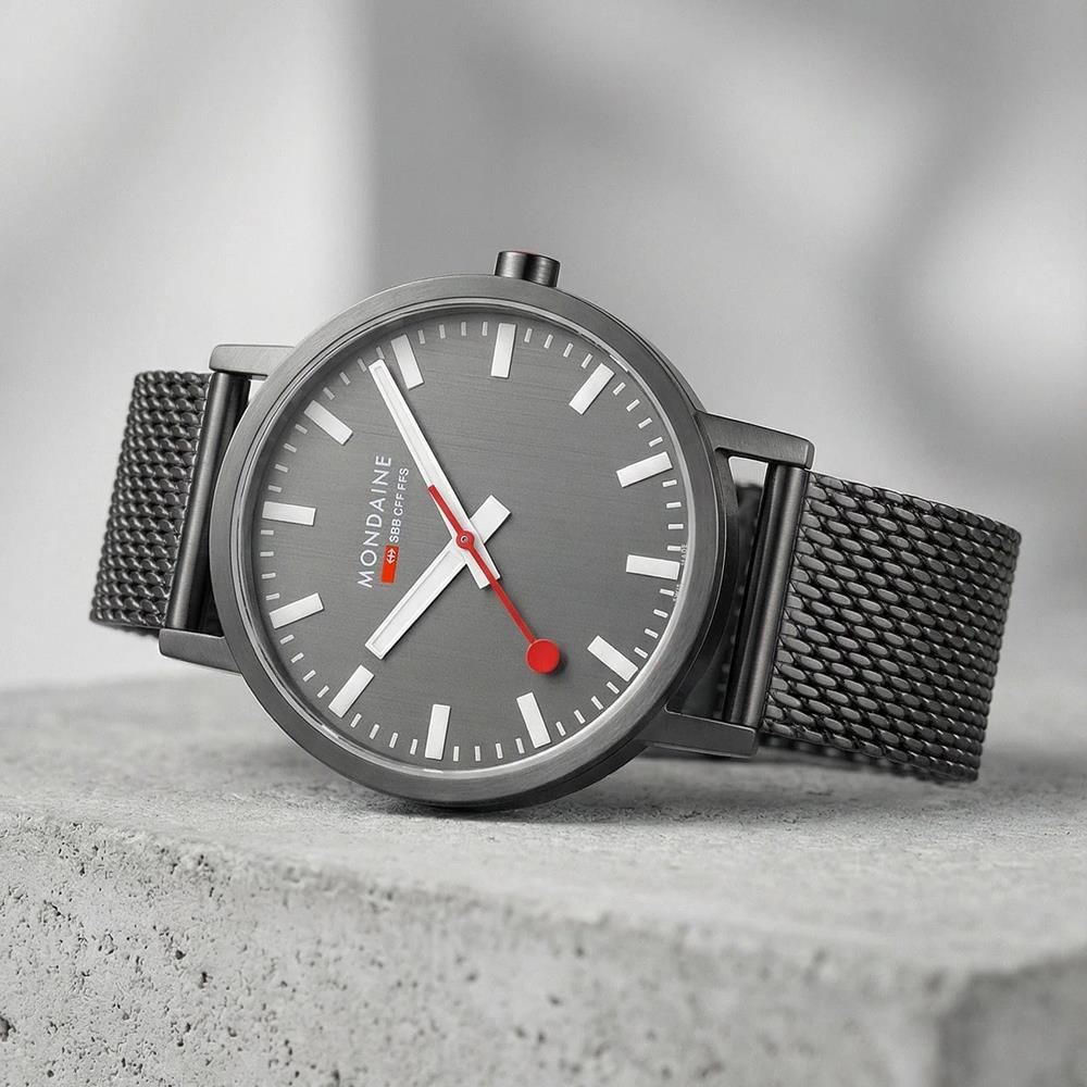 MONDAINE AA660.30360.81SBM Erkek Kol Saati