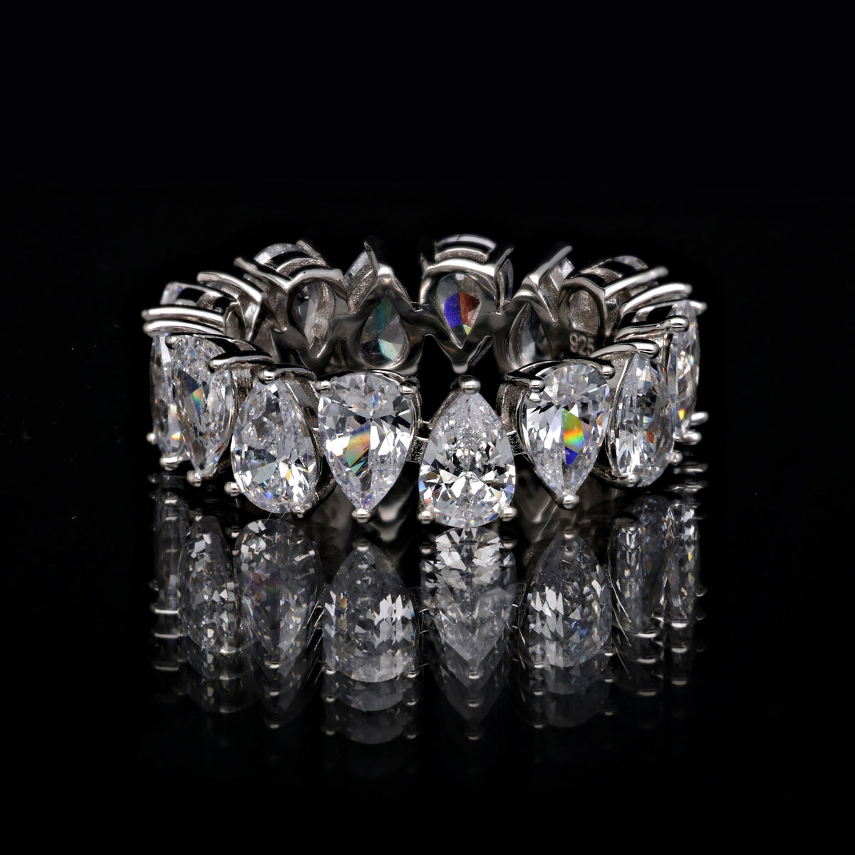 SooSilkyGems DROP STONE WEDDING RING