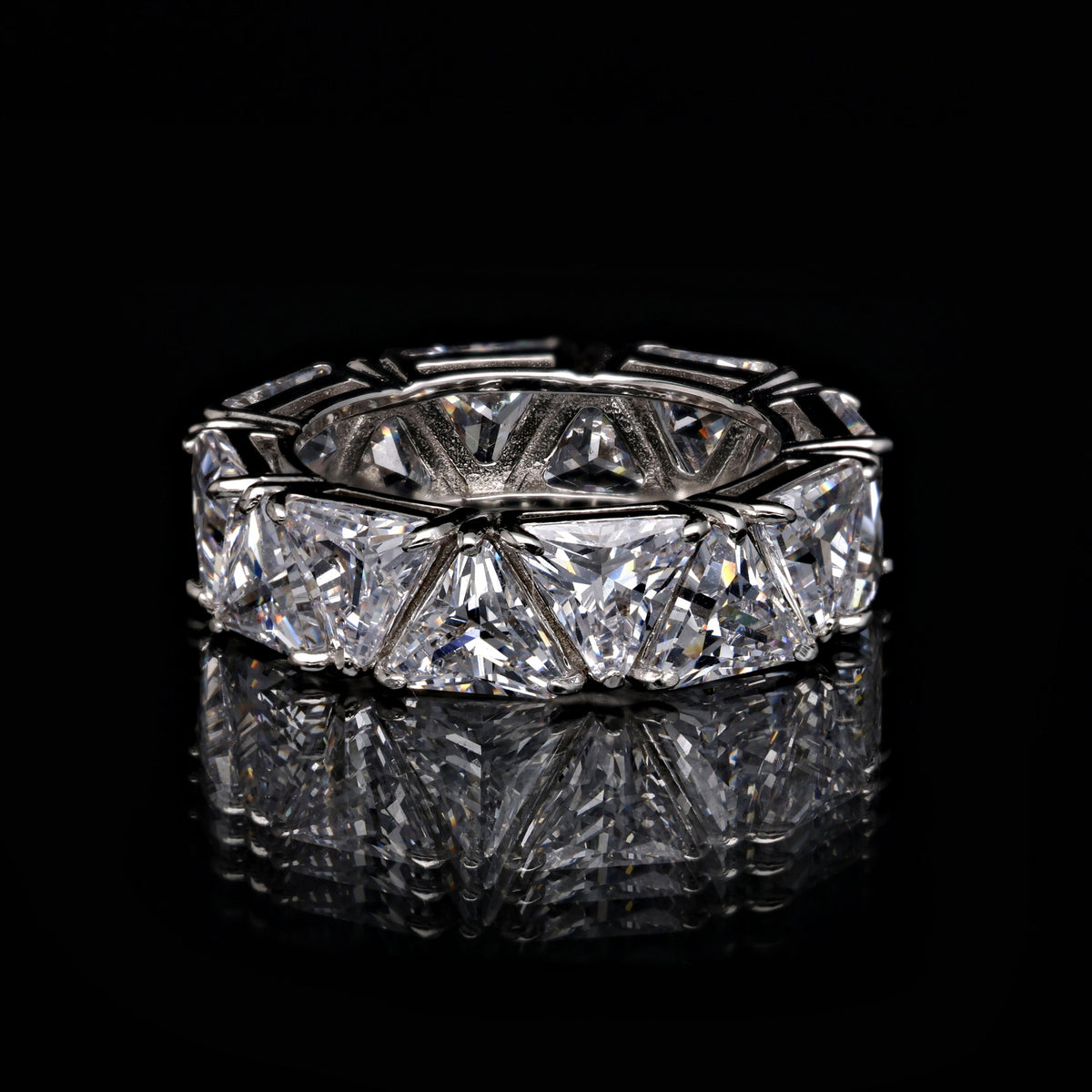 SooSilkyGems TRIANGLE STONES WEDDING RING