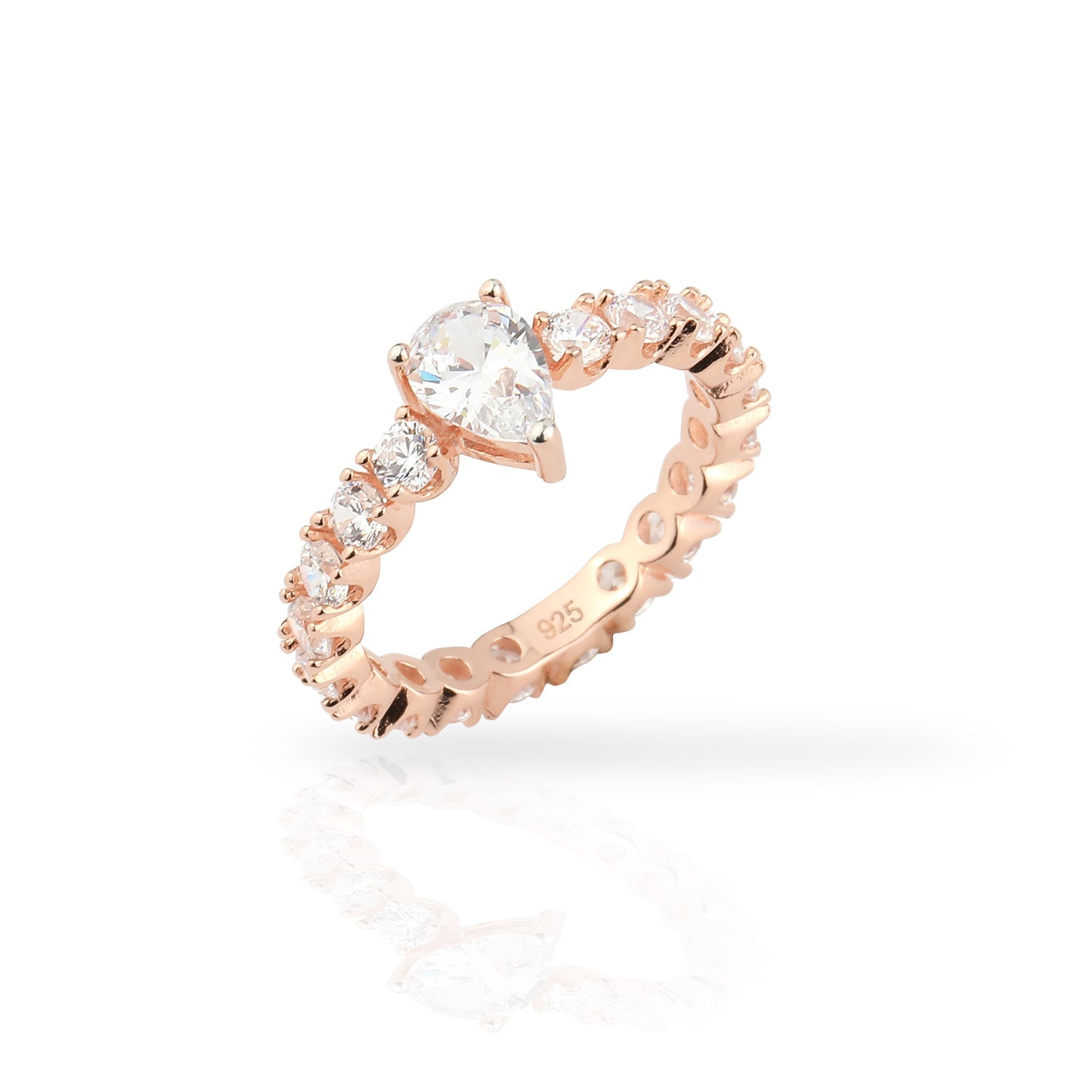 SooSilkyGems WEDDING RING WİTH A SMALL SOLITAIRE