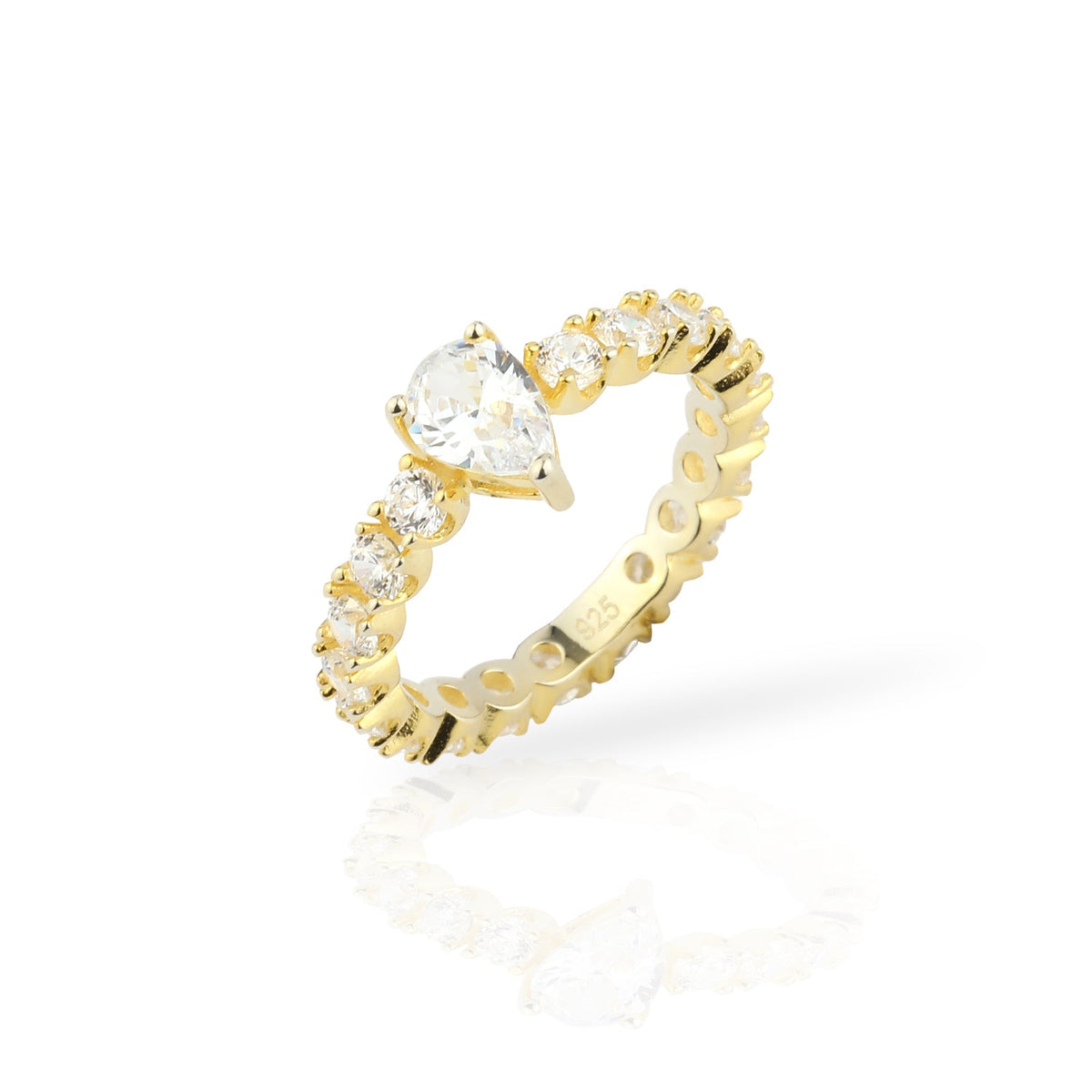 SooSilkyGems WEDDING RING WİTH A SMALL SOLITAIRE