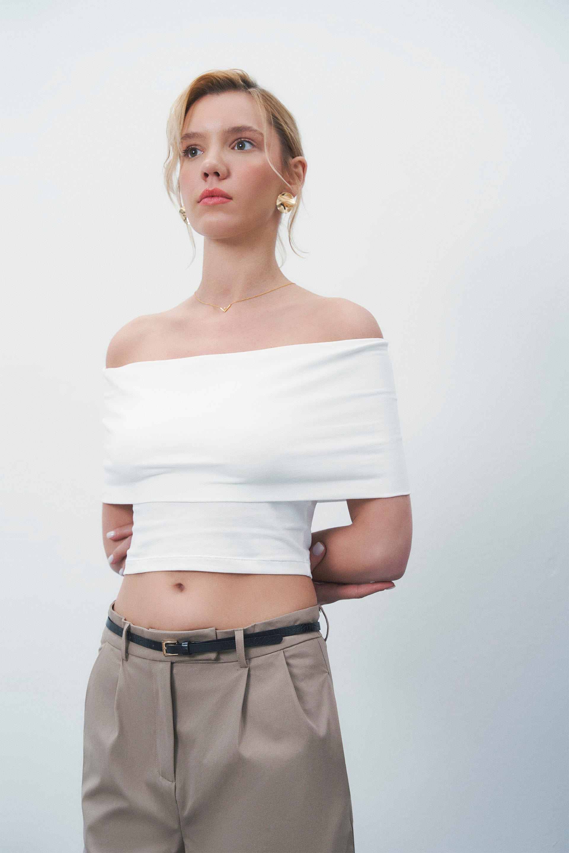 Wear Three Points White Swan Ball